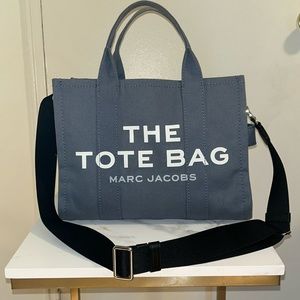 👜 Marc Jacobs Authentic Medium Tote - great condition.